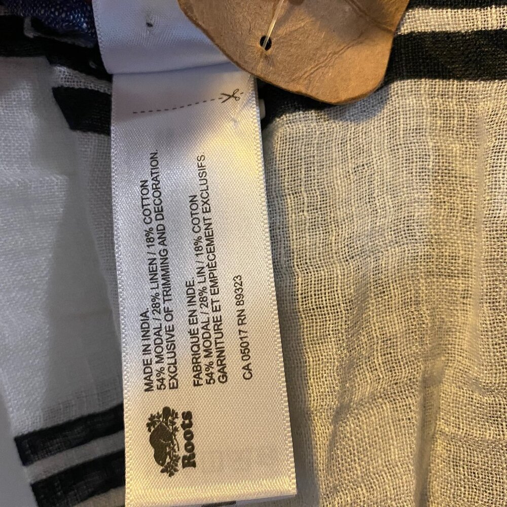 NWT Roots Scarf - Picture 4 of 6